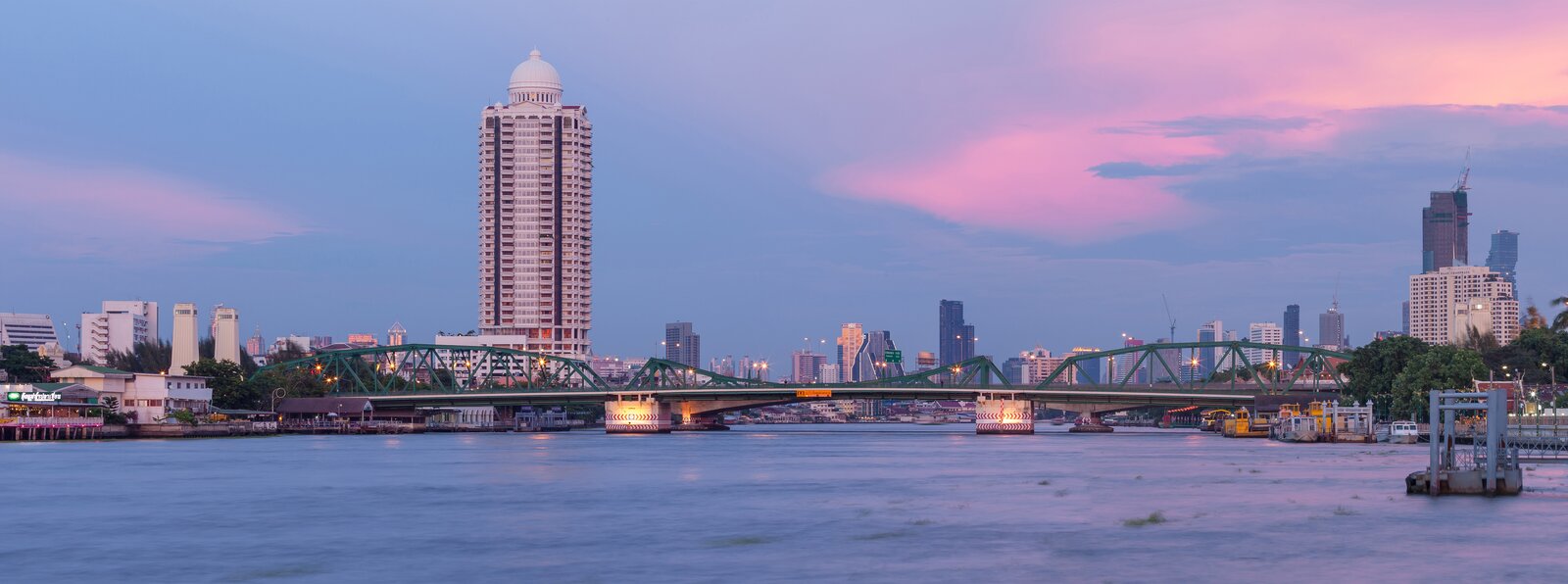 Phra Buddha Yodfa Bridge